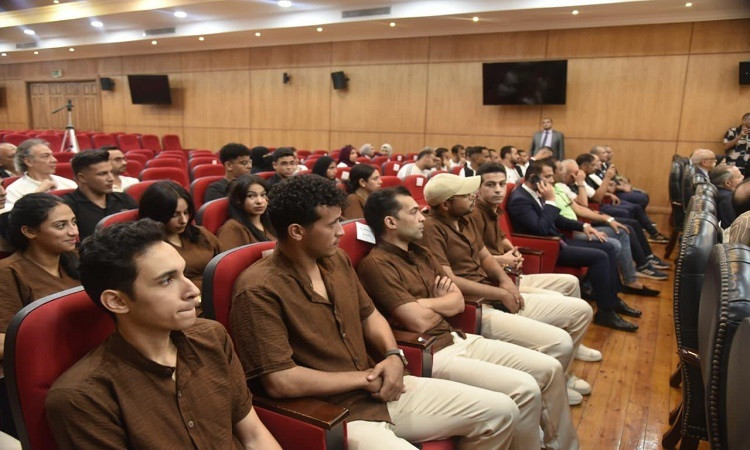 محافظ بورسعيد يحتفي بأبناء بورسعيد المبدعين دوليًا