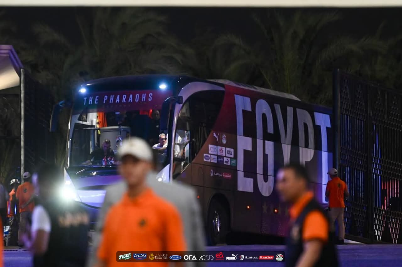 منتخب مصر يصل إلى استاد القاهرة