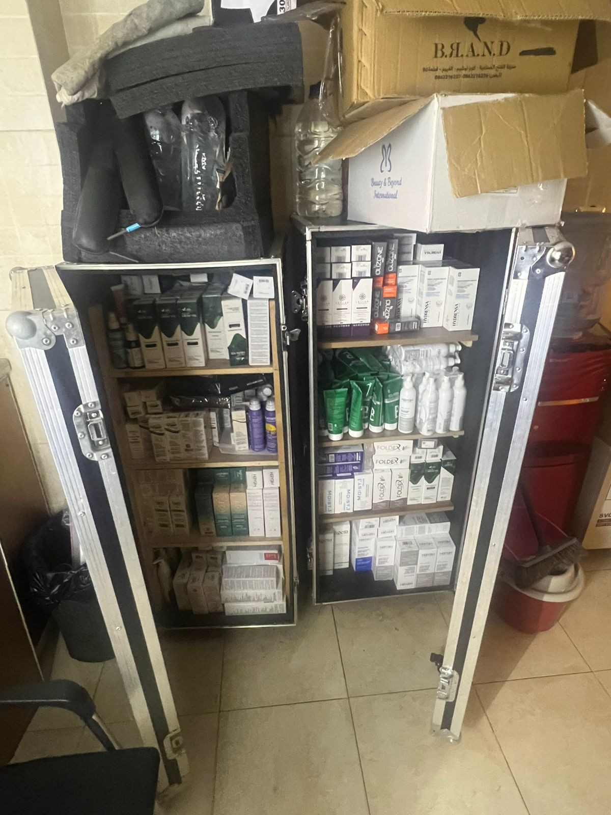 اغلاق مركز تجميل