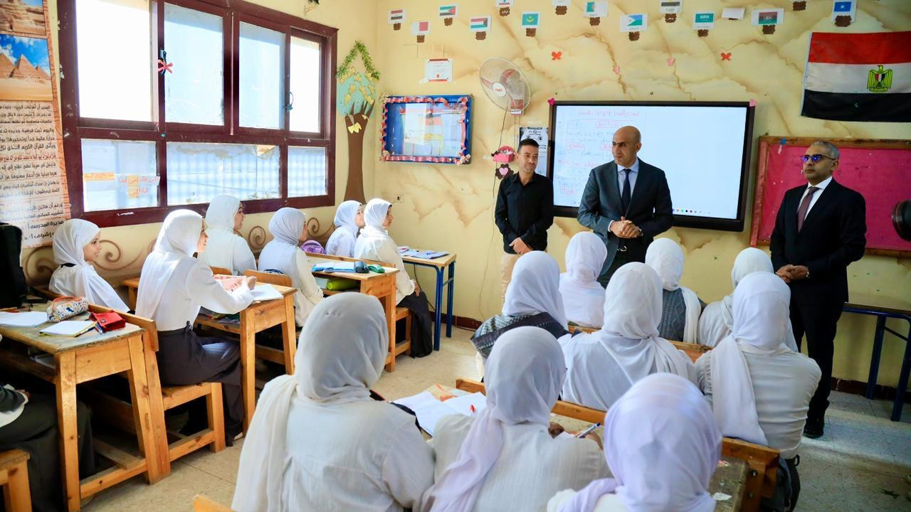 التعليم زيارة مفاجئة