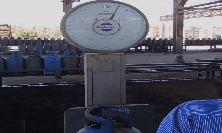 محافظ المنيا: لا تهاون في متابعة الخدمات التموينية وضمان حقوق المواطني