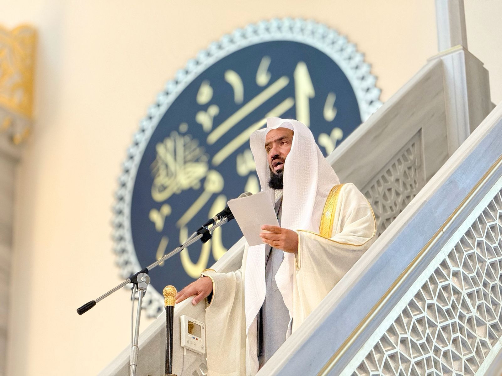 إمام وخطيب المسجد النبوي