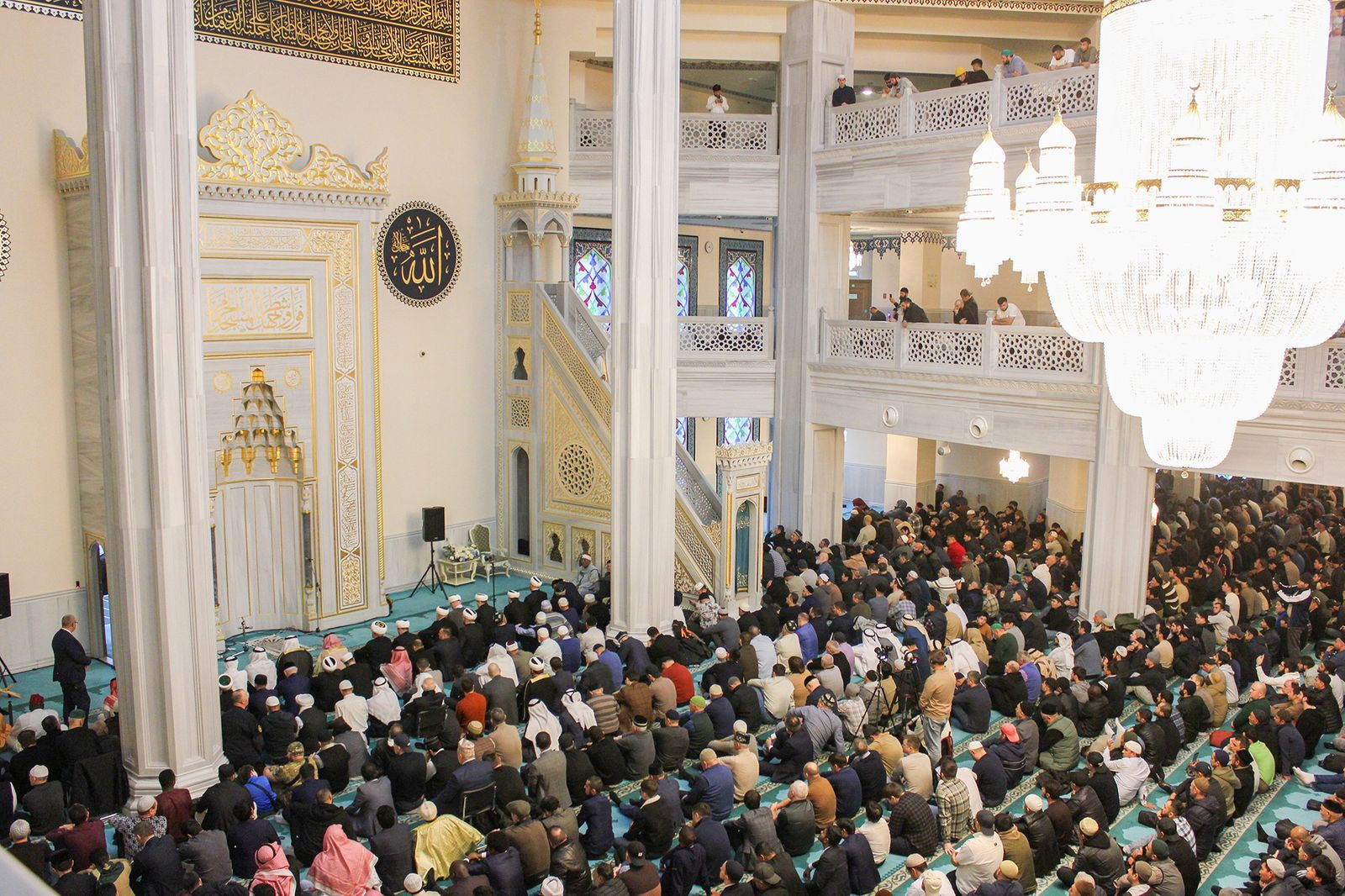 إمام وخطيب المسجد النبوي