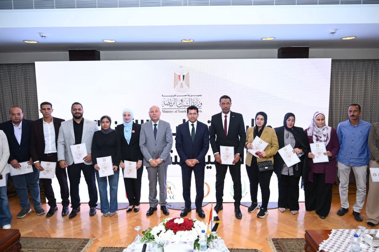 وزير الشباب والرياضة أشرف صبحي