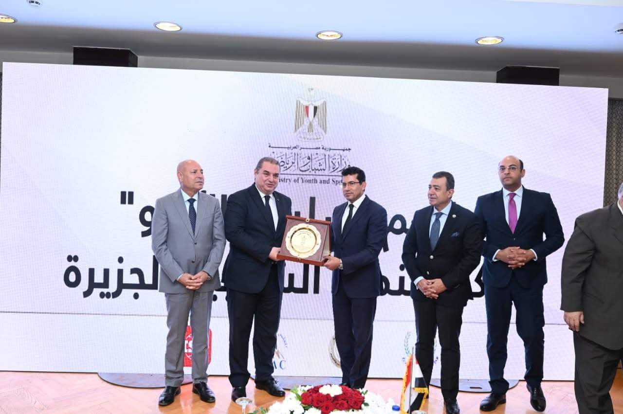 وزير الشباب والرياضة أشرف صبحي