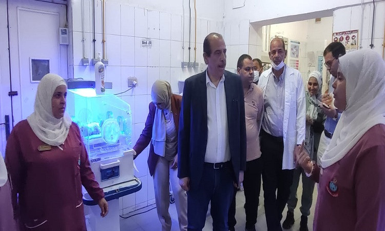 نائب الصحة يتفقد منشآت صحية بالفيوم ويستمع لمقترحات المواطنين والفرق ا