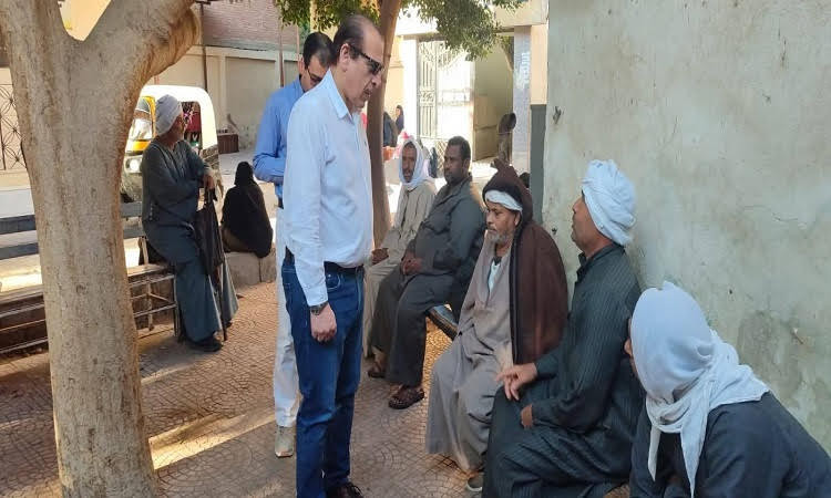 نائب وزير الصحة يتابع تطوير الخدمات الطبية بالفيوم