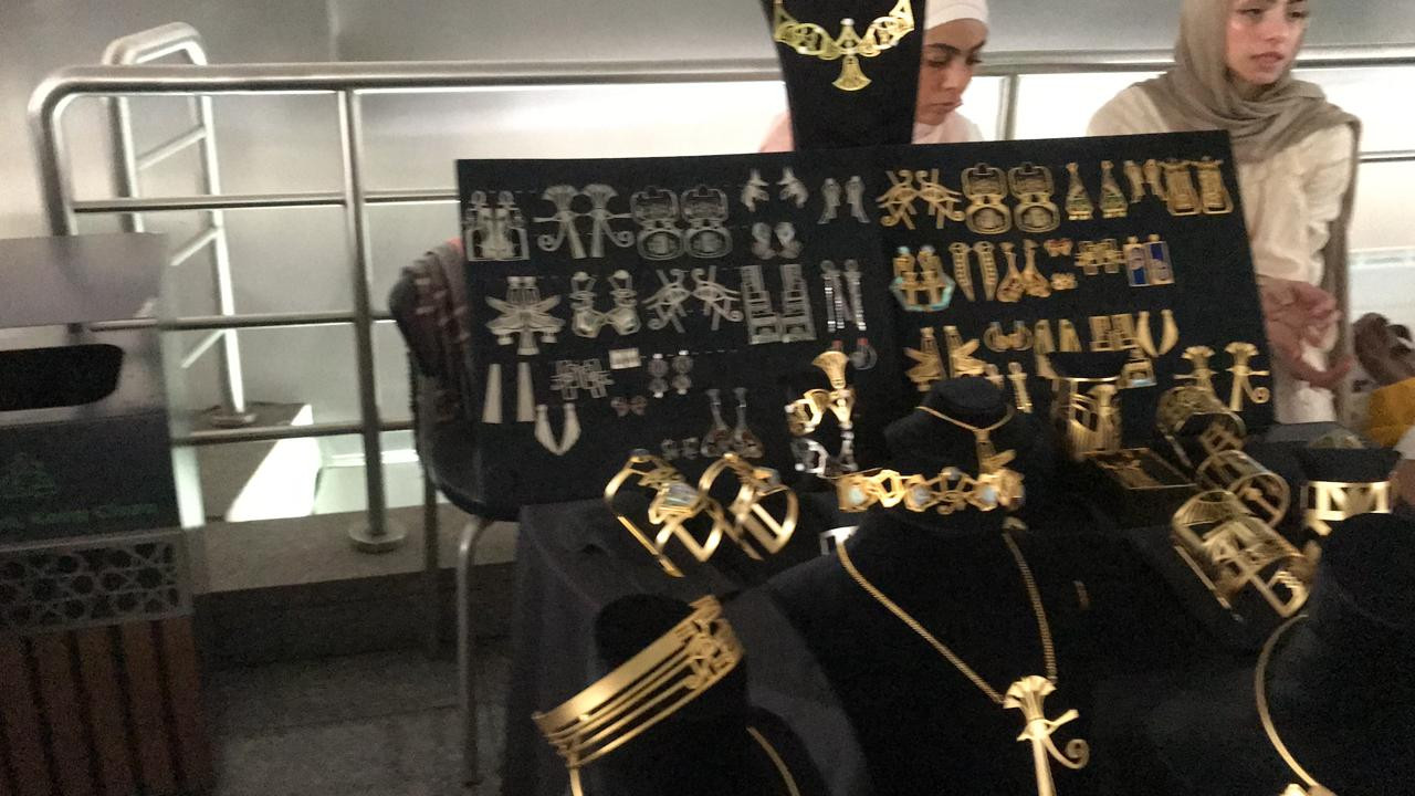 حضارة وشعوب