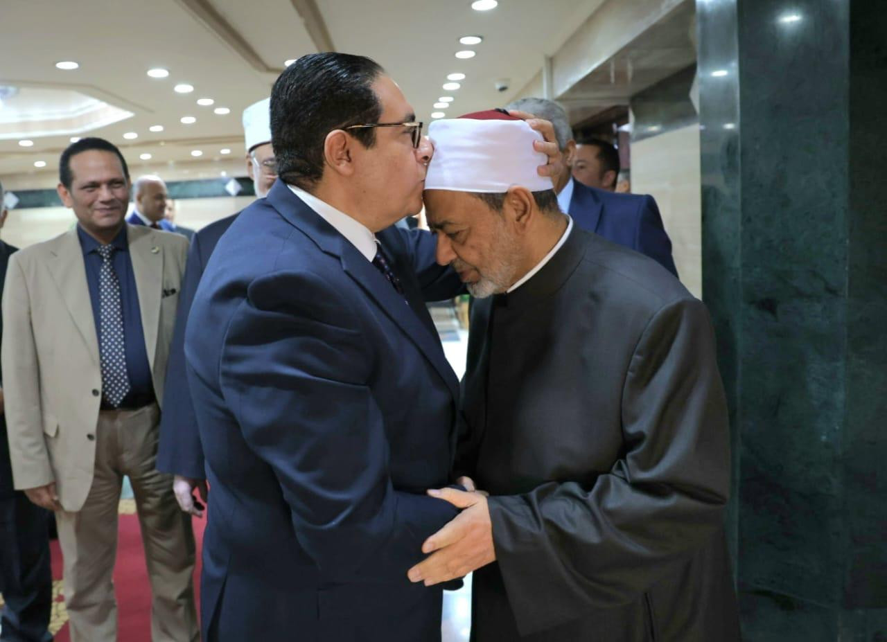 شيخ الأزهر ورئيس جامعة القاهرة