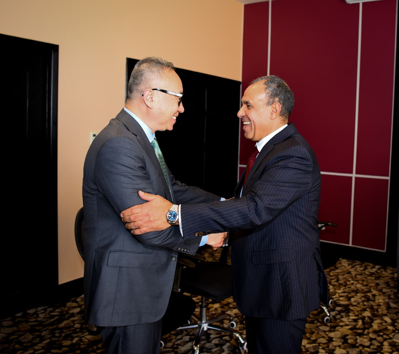 وزير الخارجية