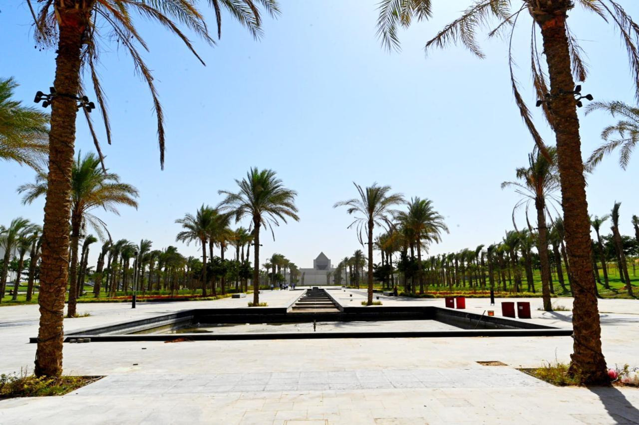 وزير الإسكان في تلال الفسطاط