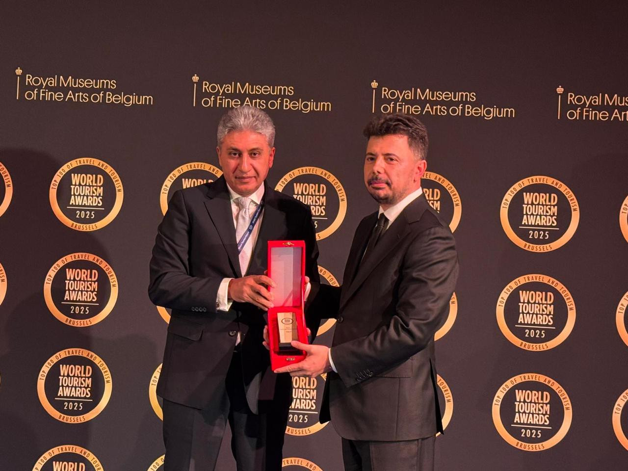 وزير السياحة والأثار