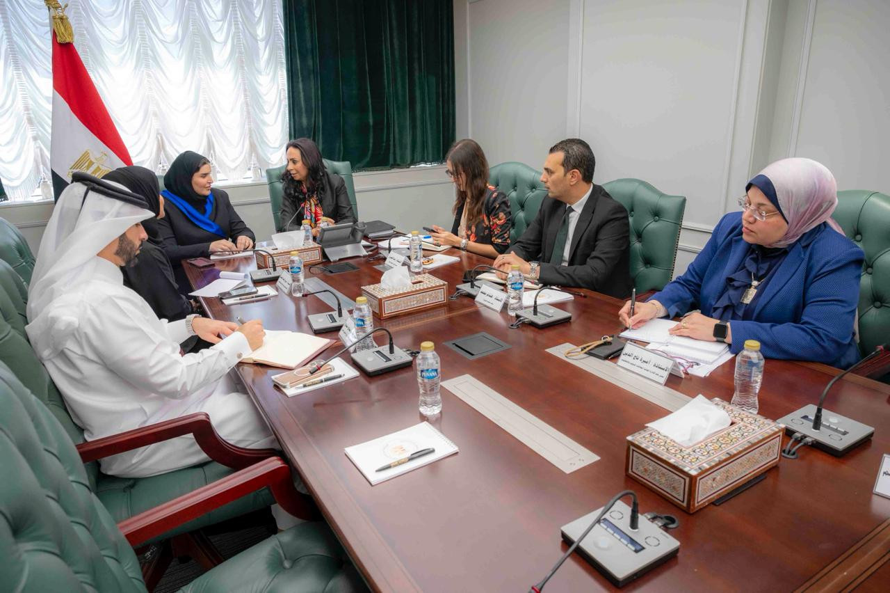 وزيرة التضامن  مع وزيرة التعاون القطرية