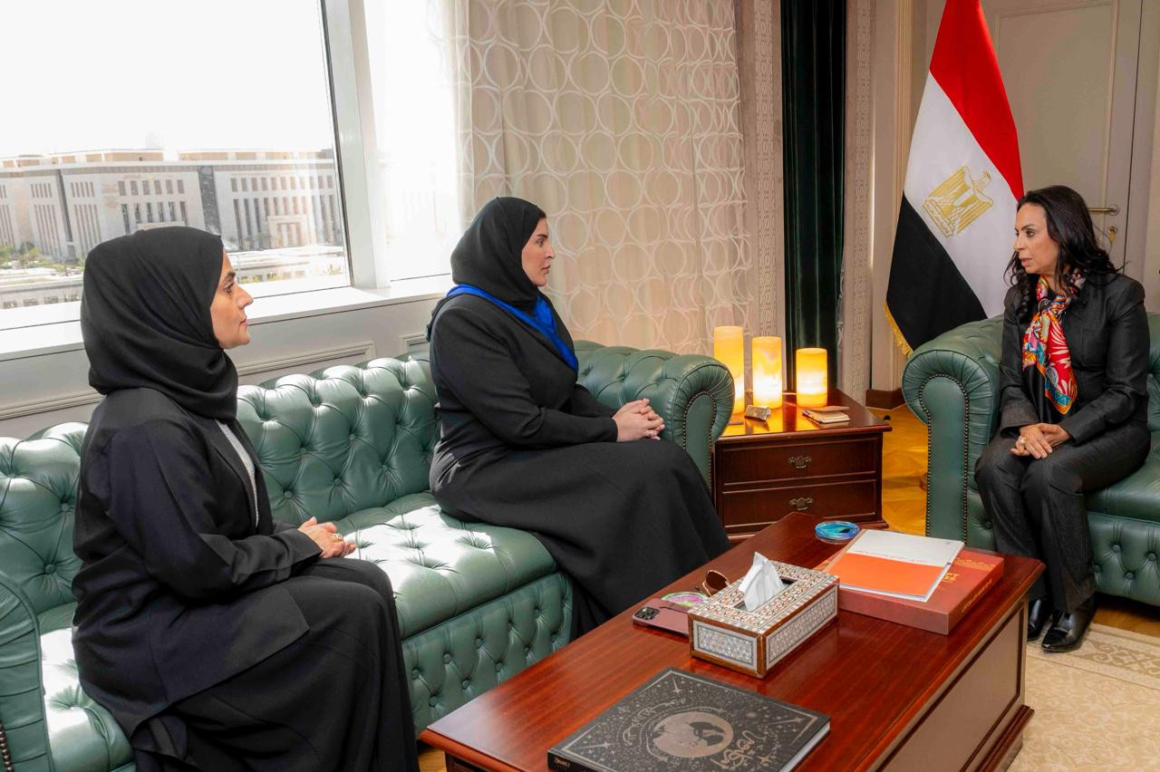 وزيرة التضامن  مع وزيرة التعاون القطرية