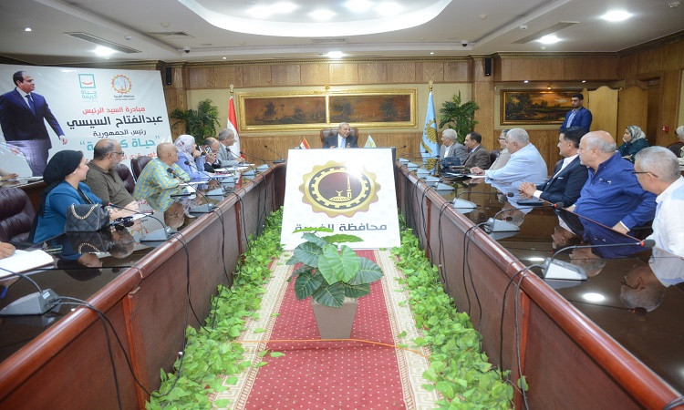 محافظ الغربية يوجه السلاسل التجارية بتخفيض الأسعار بدءًا من غدٍ