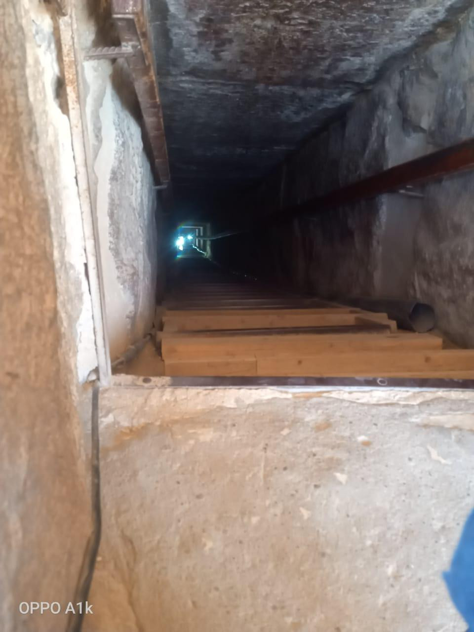 انقاذ سائحة في الهرم المنحني