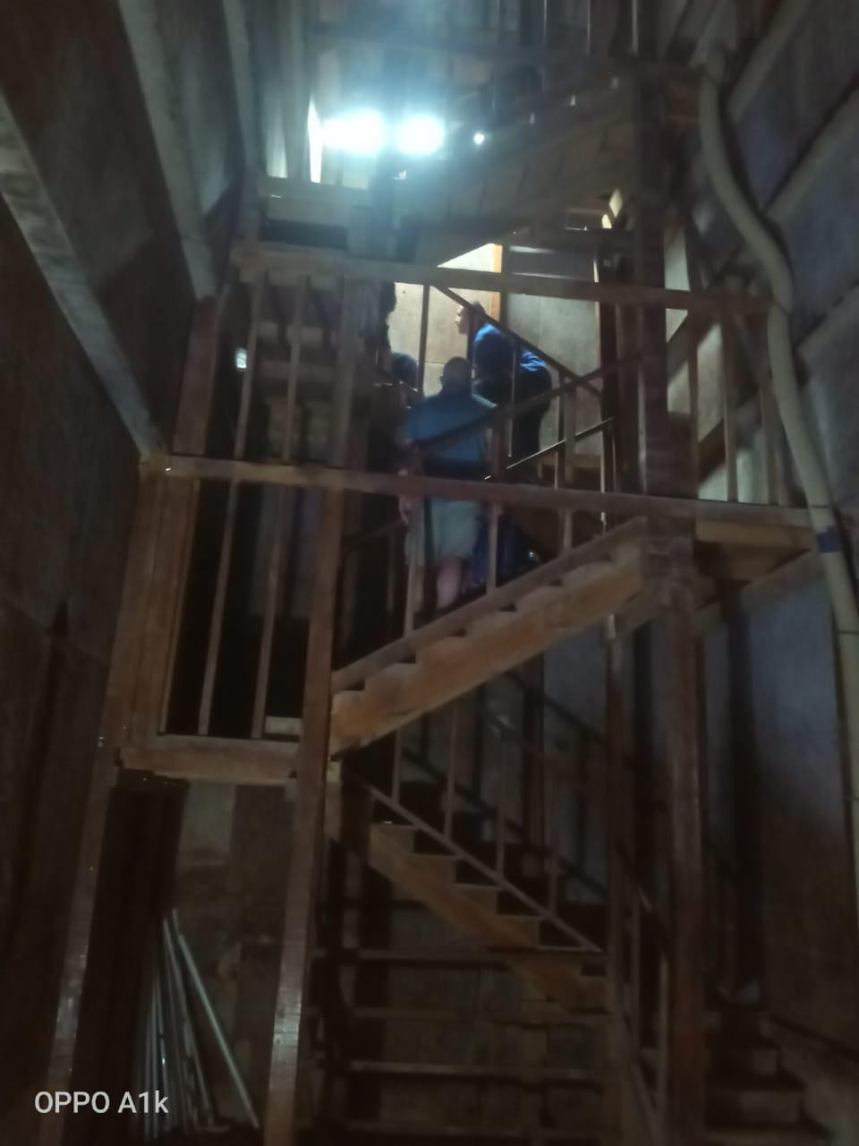 انقاذ سائحة في الهرم المنحني