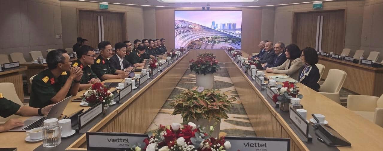 وزير الاتصالات