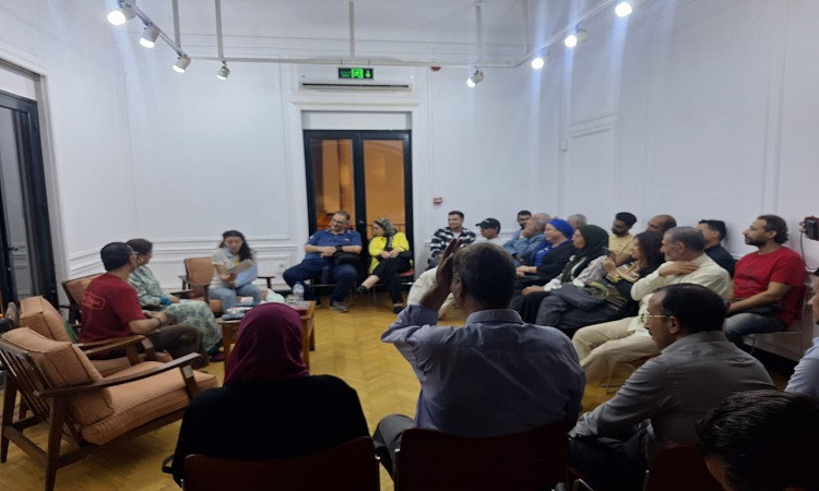 ليلة مسرحية مميزة في معهد ثربانتس ضمن برنامج المايكروتياترو