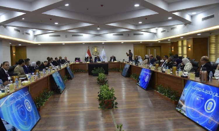 محافظ بورسعيد: الجامعة تمثل دورًا محوريًا بإعداد أجيال قادرة على قيادة