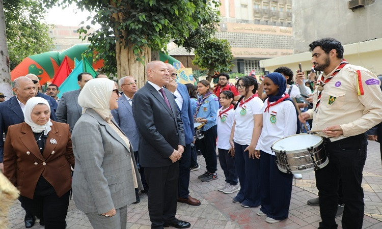 محافظ القاهرة يؤكد أهمية تعرف الطلاب على تاريخ وكنوز بلادهم