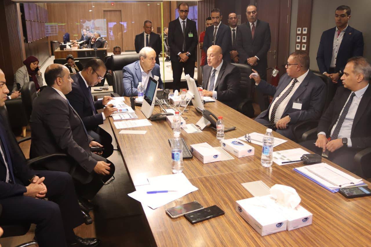 مطارا القاهرة وسفنكس