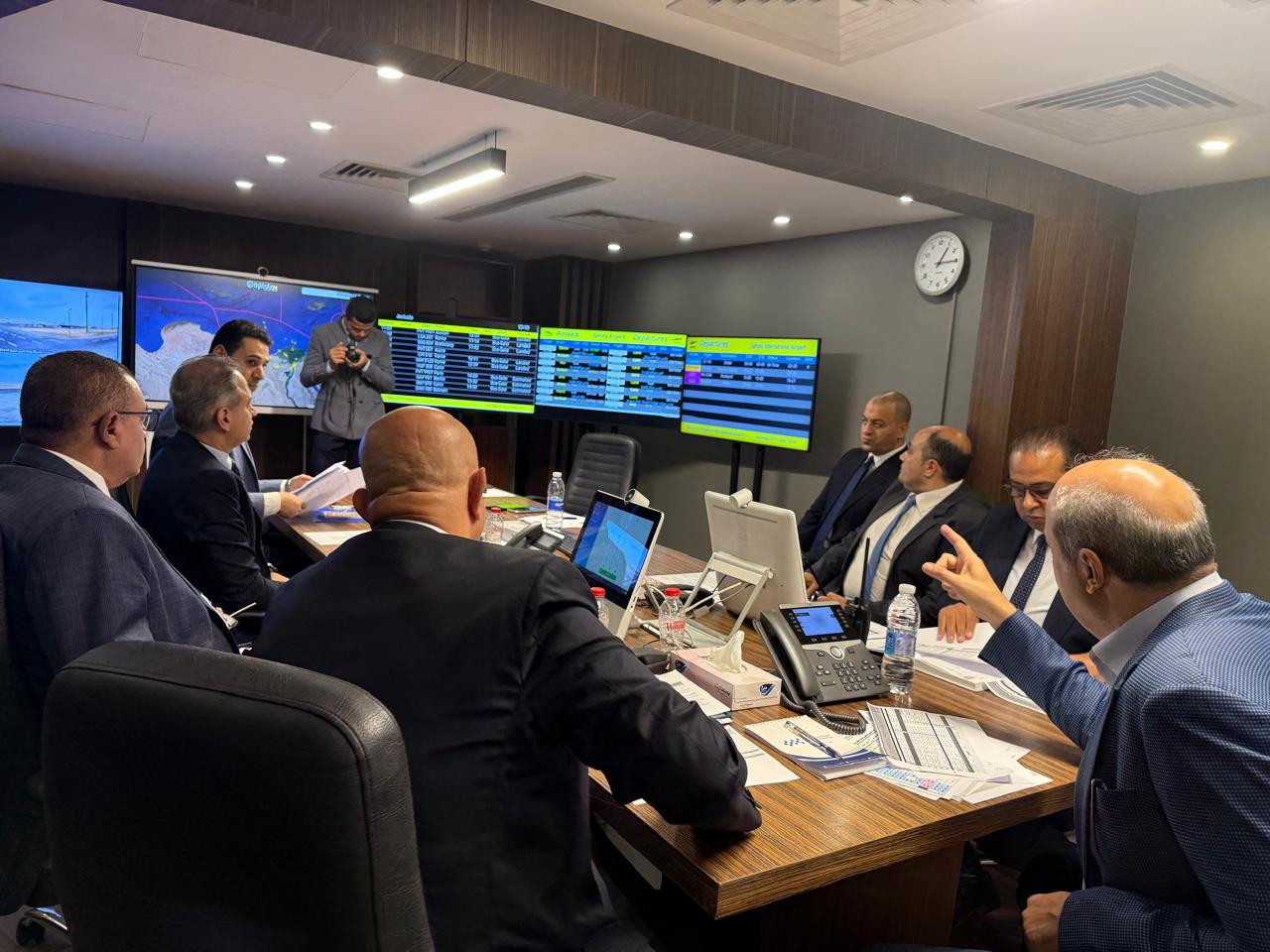 مطارا القاهرة وسفنكس