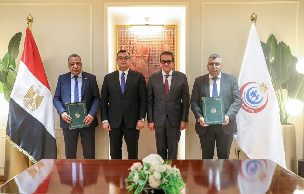 وزيرا الصحة والاسكان