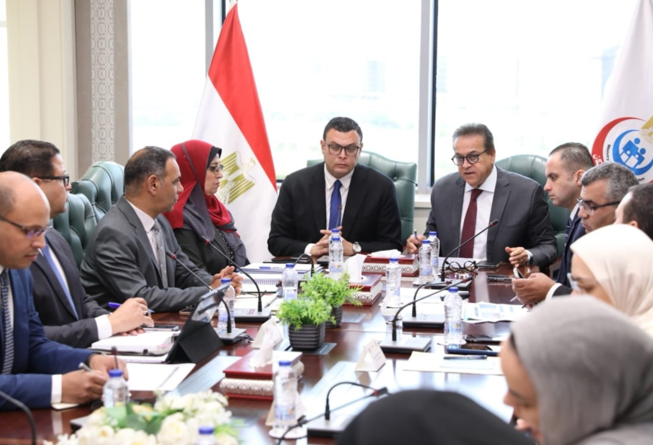 وزيرا الصحة والاسكان