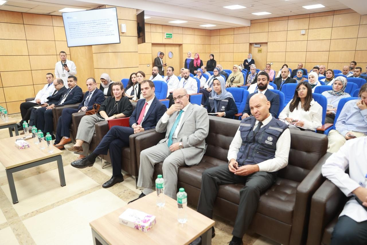 وزير بريطاني يزور مستشفى زايد