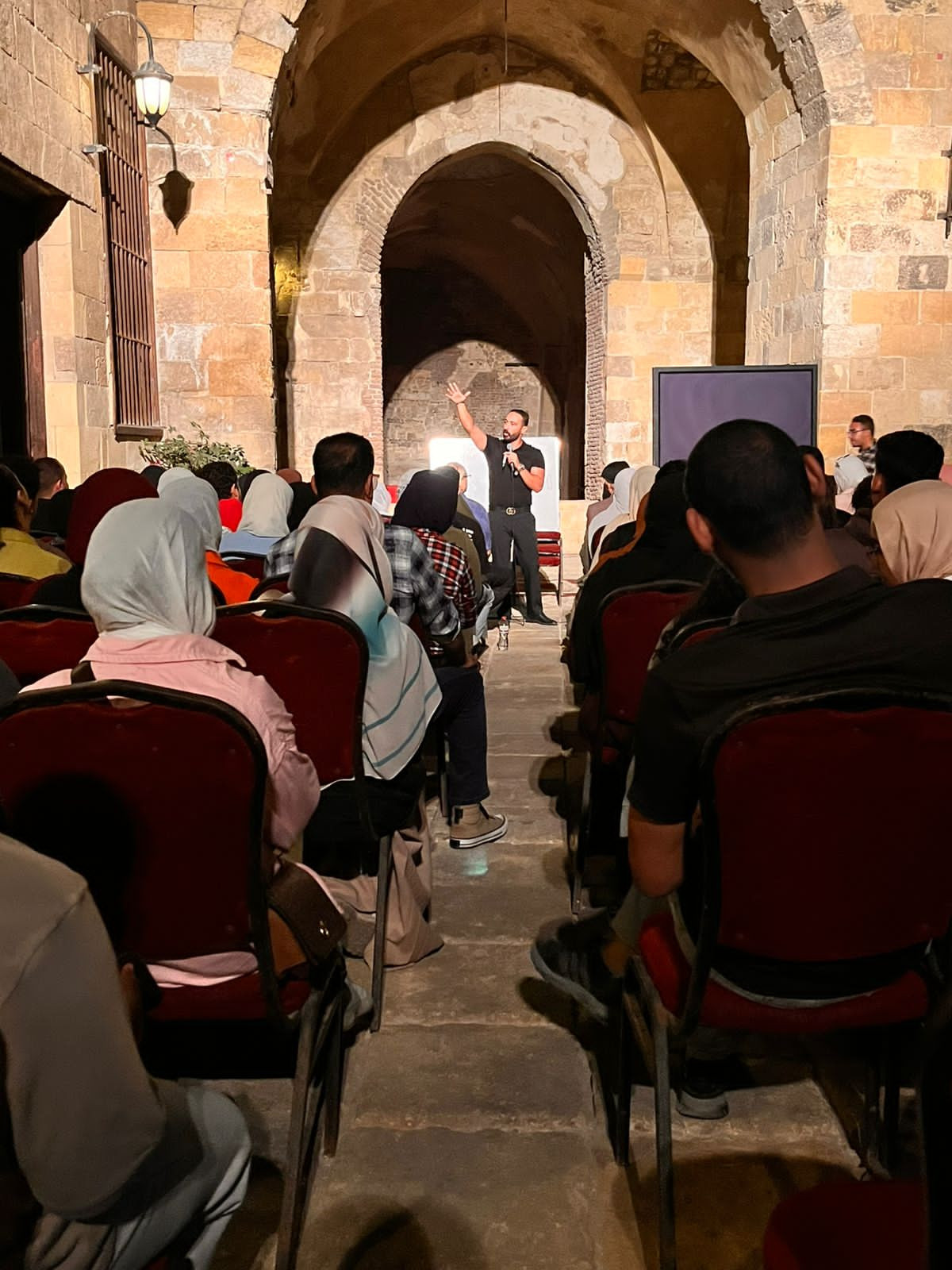 تعليم اللغة المصرية القديمة