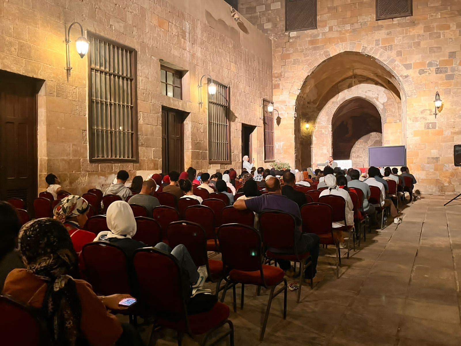 تعليم اللغة المصرية القديمة