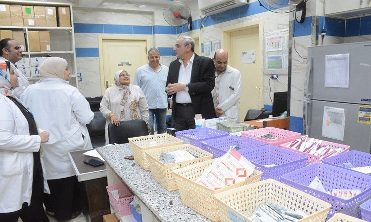 محافظ الغربية يتفقد عيادة أحمد عرابي للتأمين الصحي بكفر الزيات