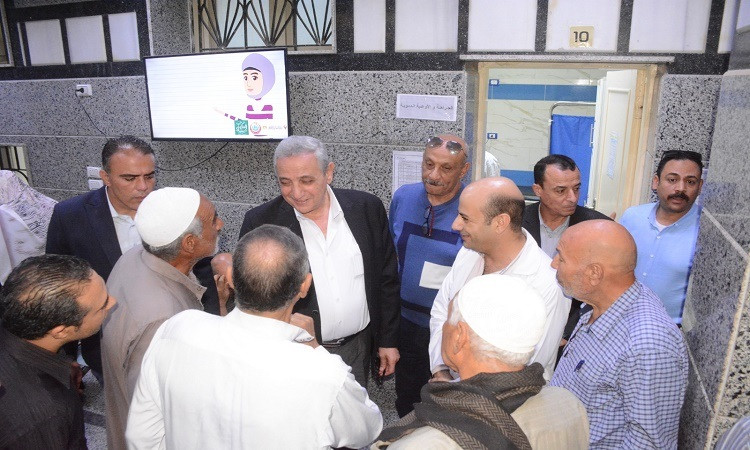 محافظ الغربية يتفقد عيادة أحمد عرابي للتأمين الصحي بكفر الزيات