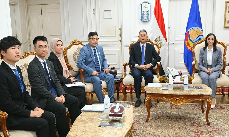 محافظ البحيرة