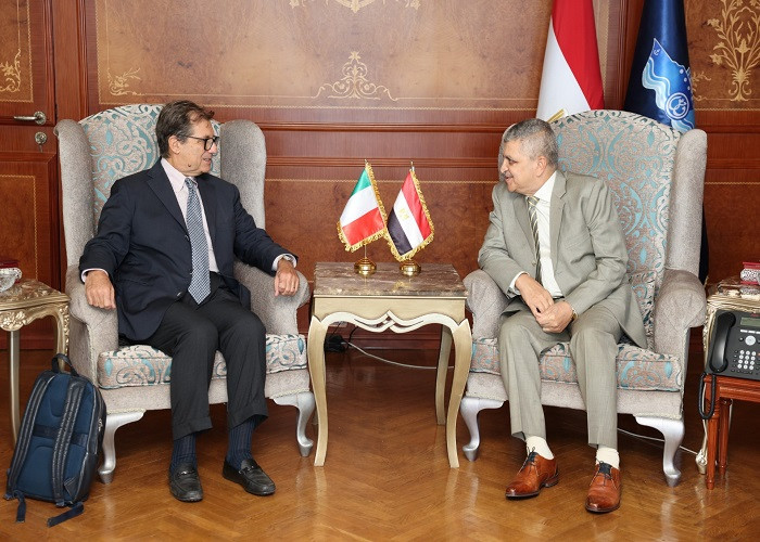 قناة السويس