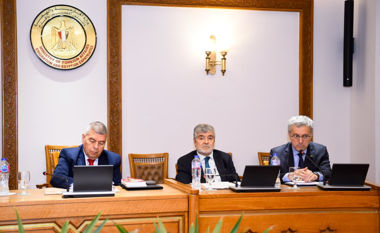 وزير الخارجية