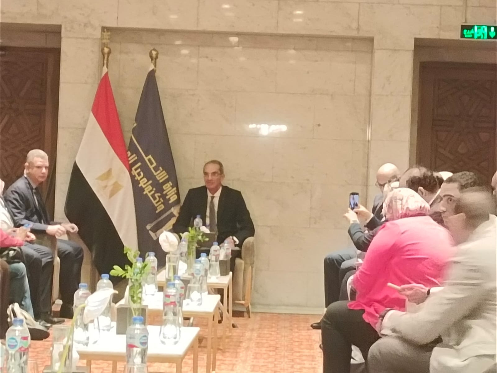 وزير الاتصالات