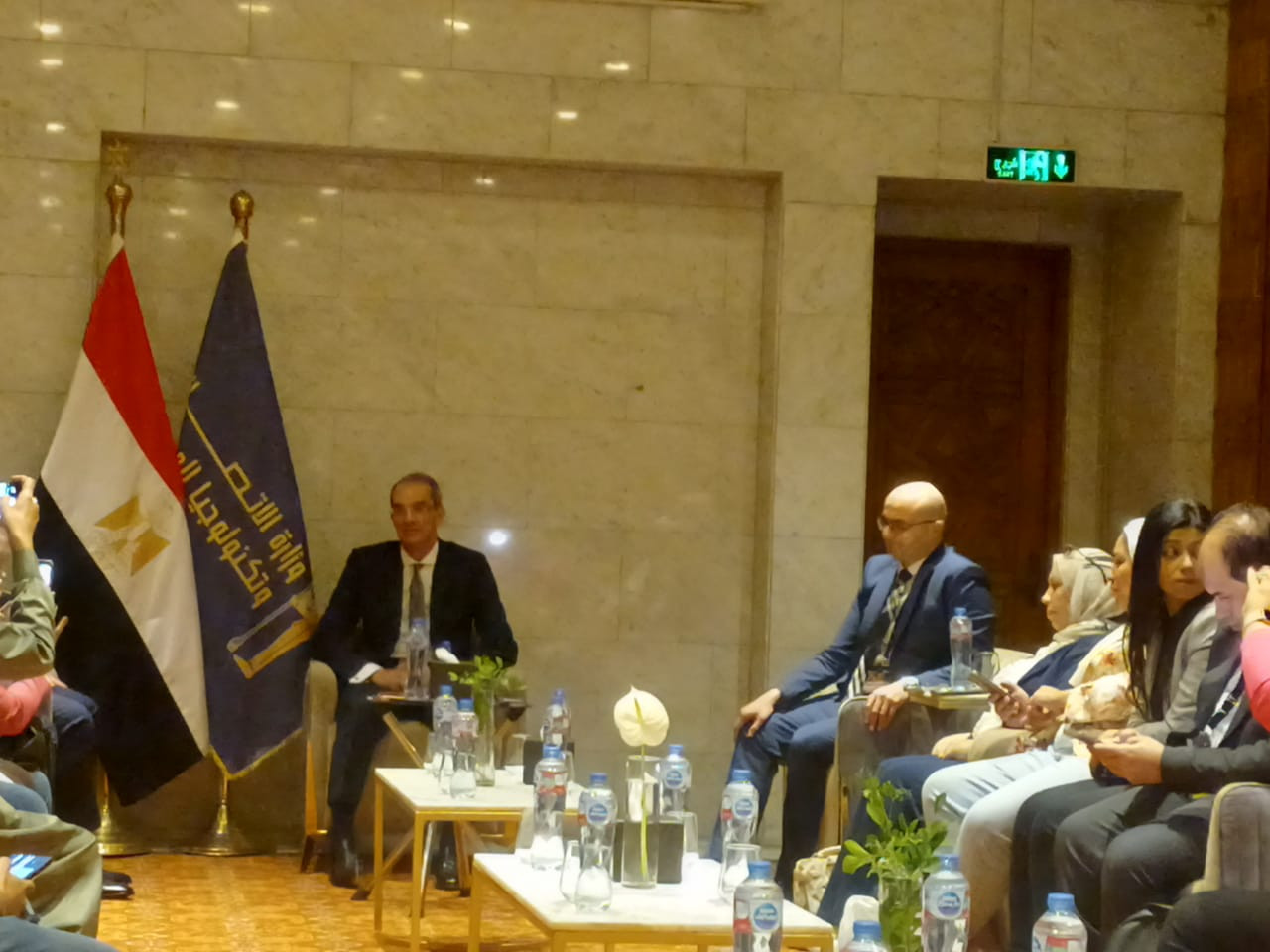 وزير الاتصالات