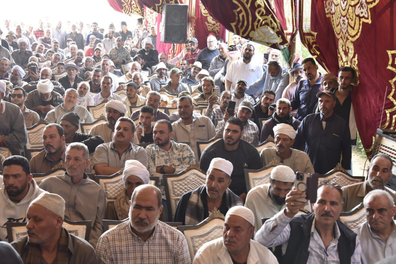 محافظ بورسعيد يستمع لمطالب المزارعين