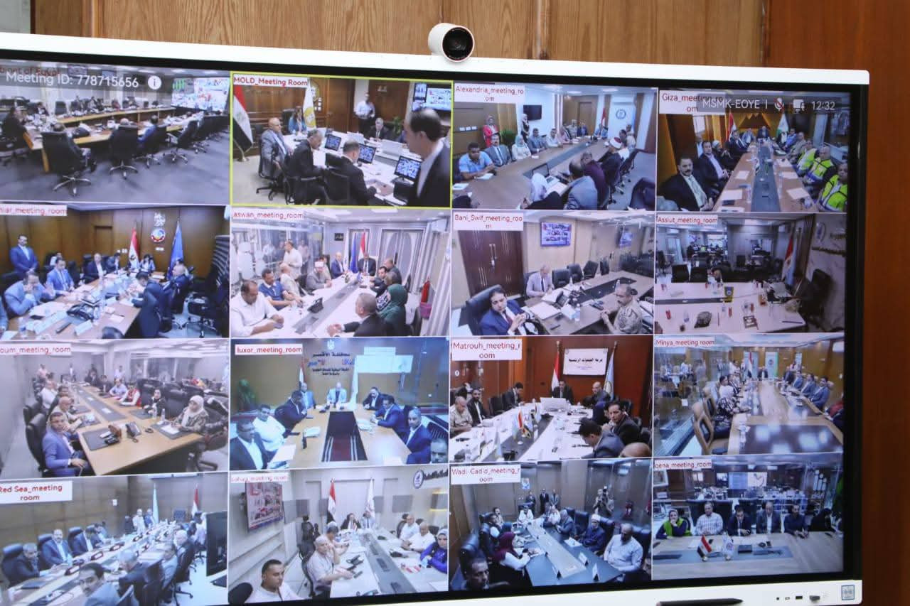 نائب محافظ الوادي تشارك في اجتماع 