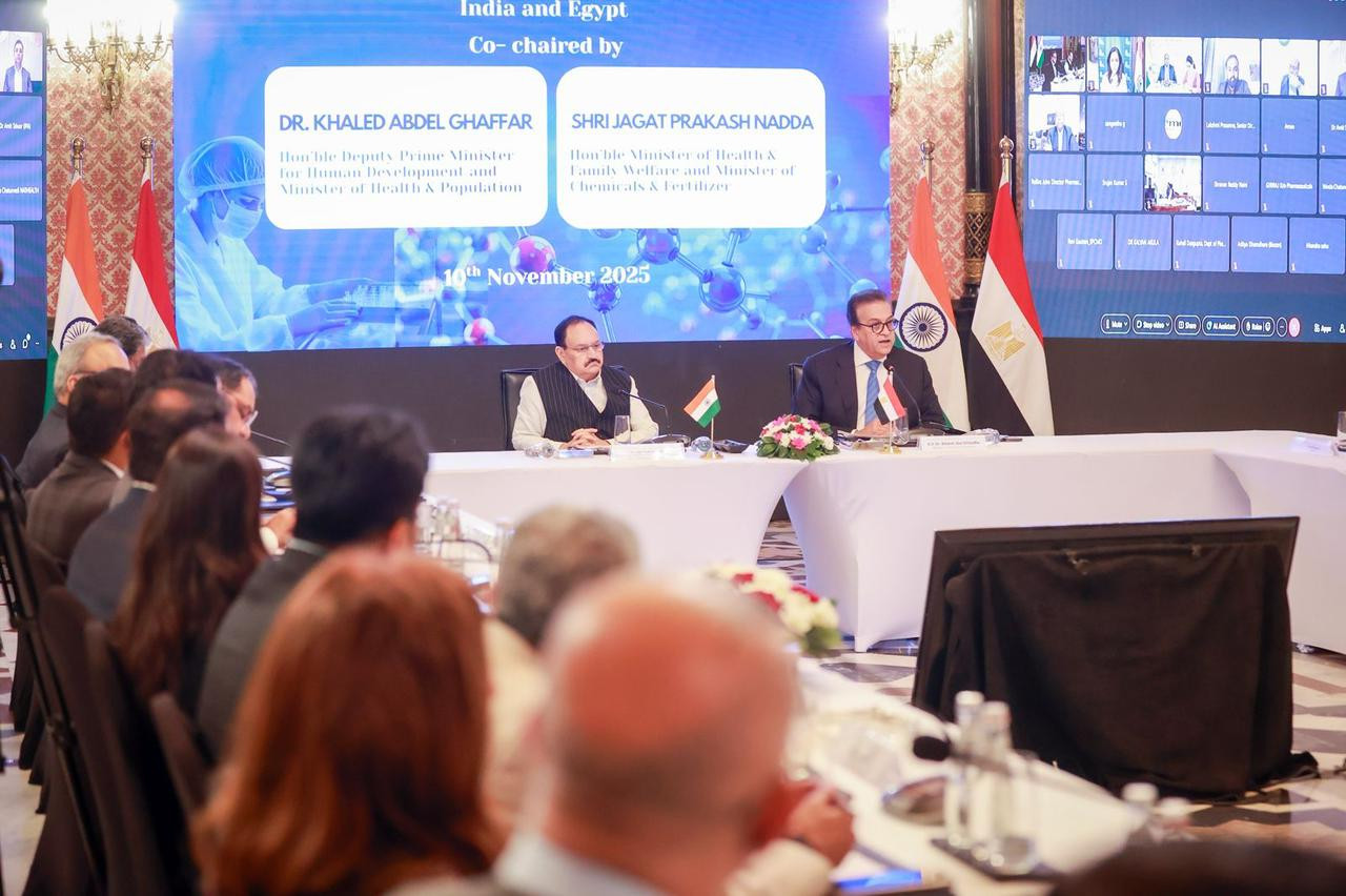 مائدة مستديرة وزيرا الصحة مصر والهند