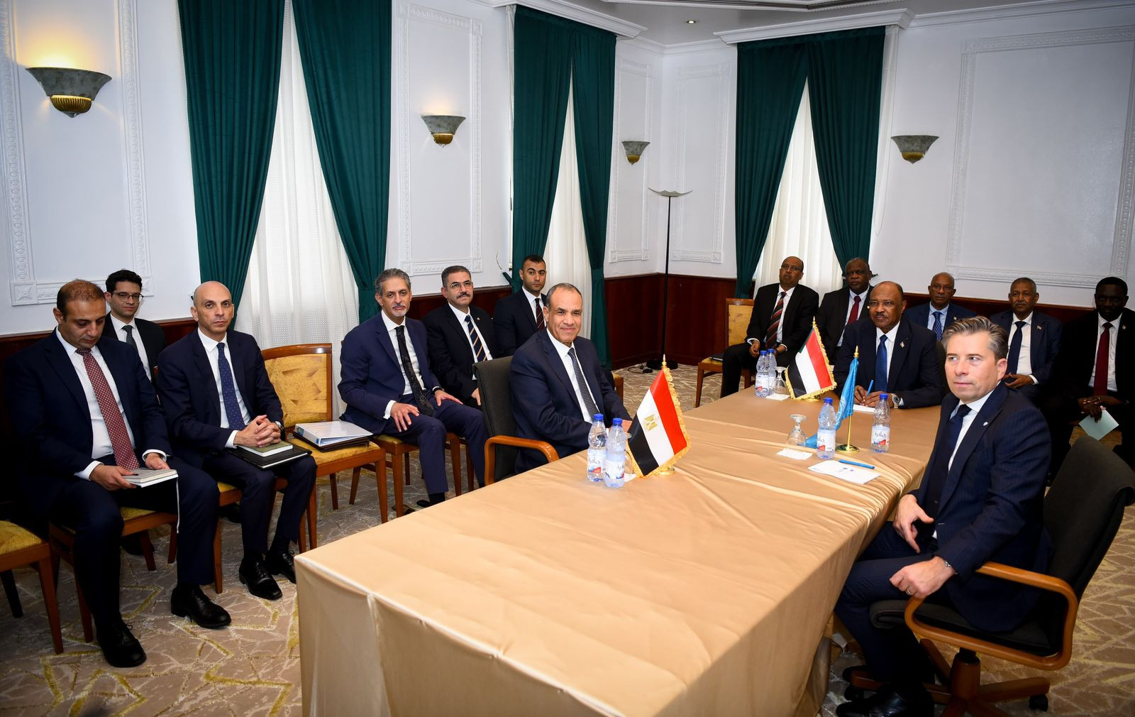 وزير الخارجية