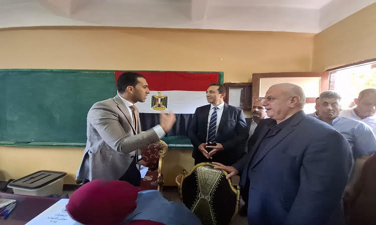 نائب محافظ البحيرة يتفقد المقار الانتخابية بمركزي حوش عيسى وإيتاي البا