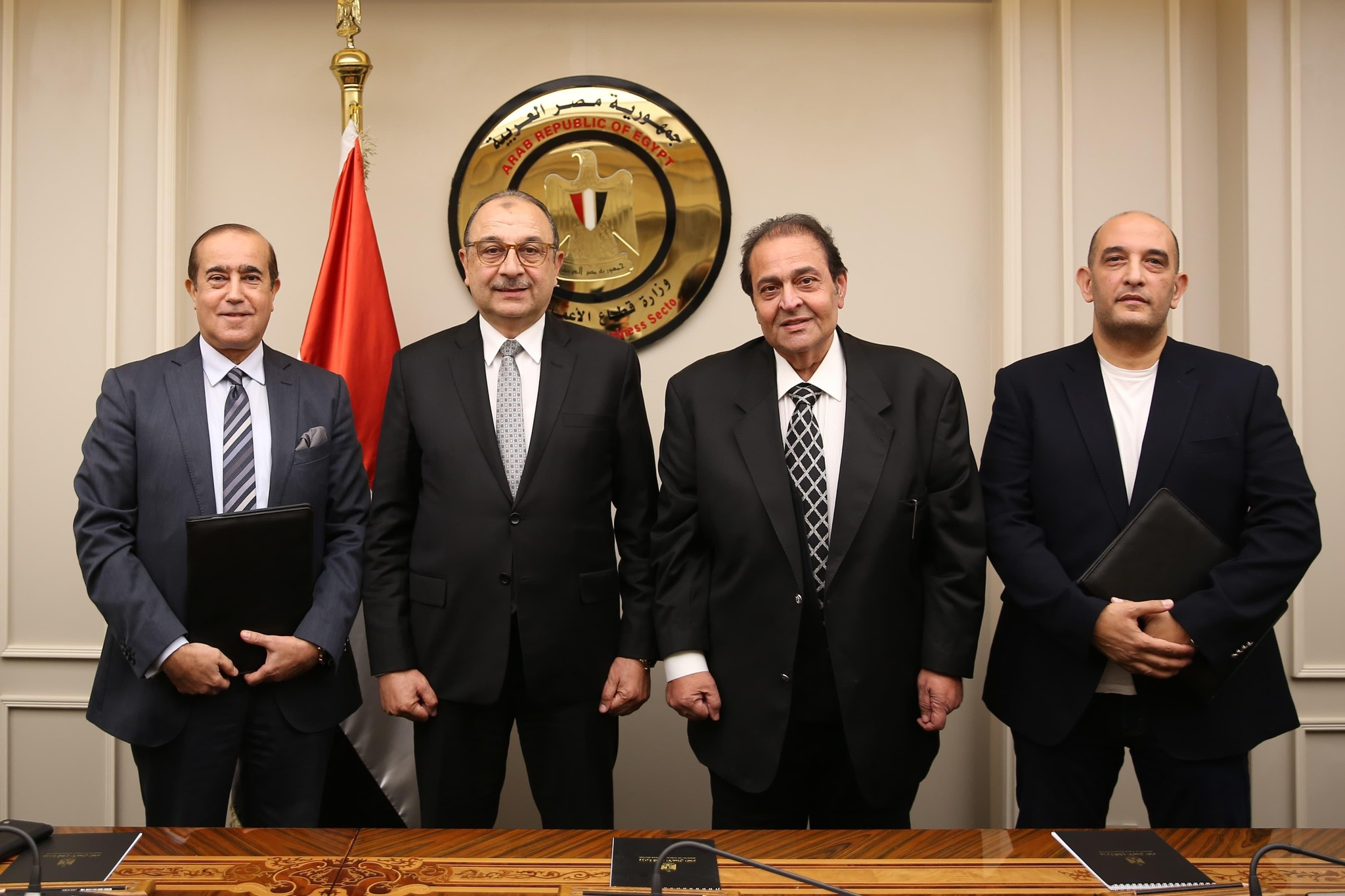 وزير الاعمال العام
