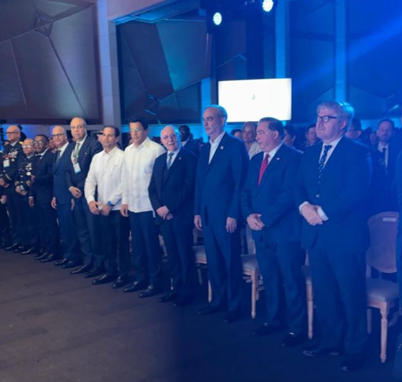 وزير الطيران