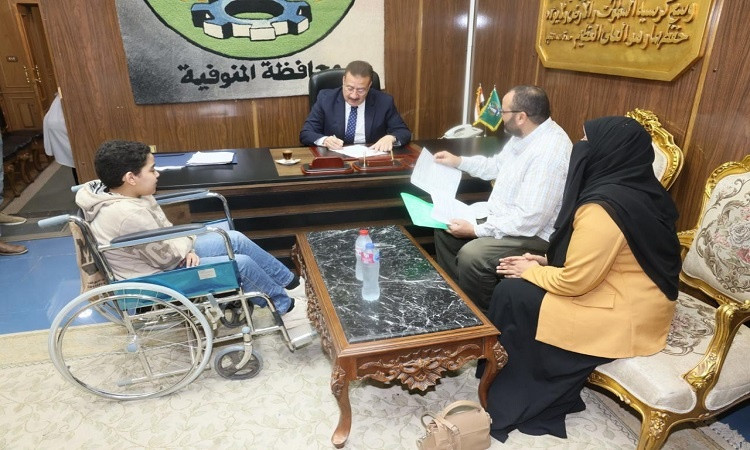 محافظ المنوفية يقرر صرف مساعدات مالية وعينية لعدد من الحالات الإنسانية