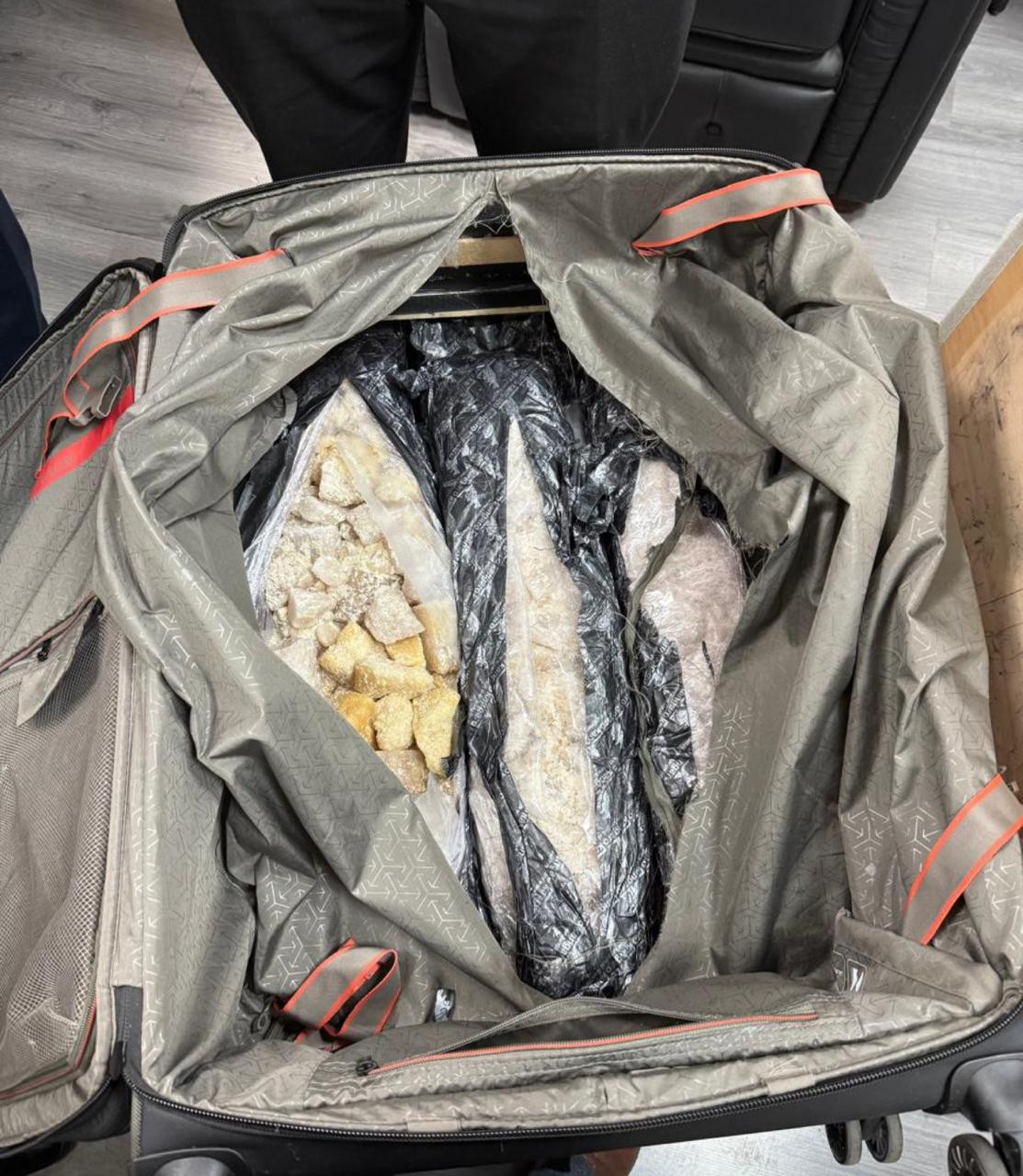 جمارك مطار القاهرة