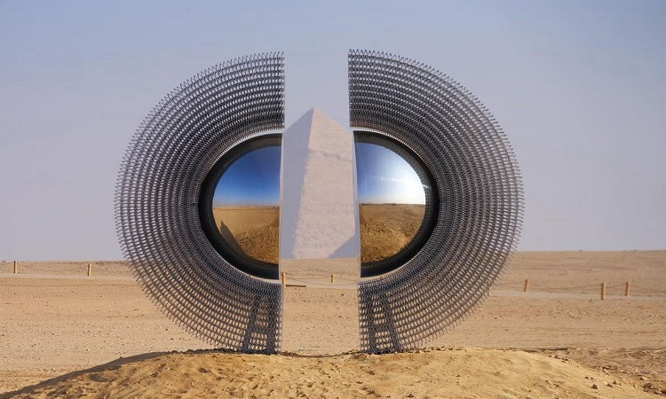 معرض &ldquo;الأبد هو الآن&rdquo;