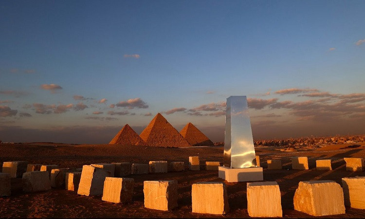 معرض &ldquo;الأبد هو الآن&rdquo;